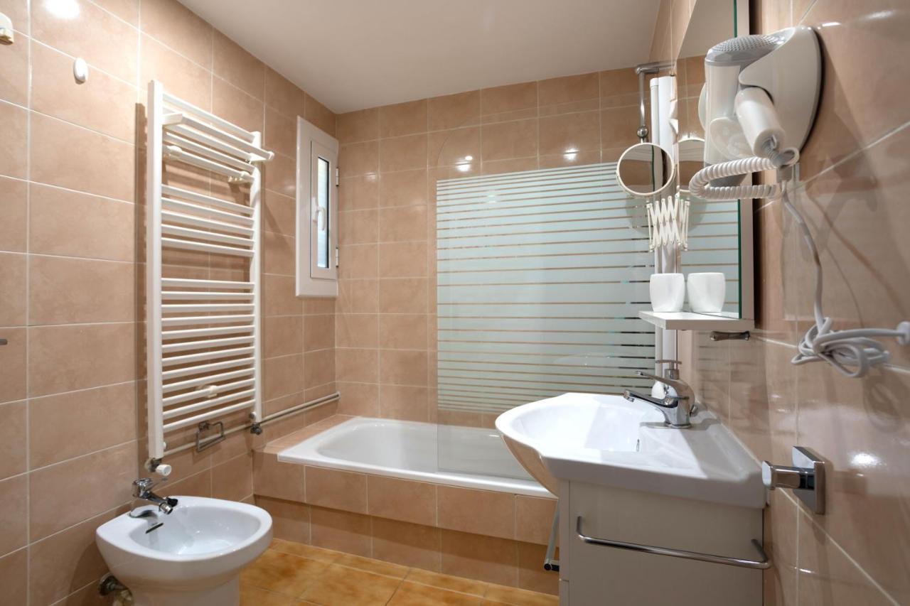Bonita Casa Adosada Con Jardin Privado Y Piscina Comunitaria Calella De Palafrugell Eksteriør billede